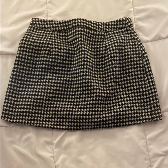 Forever 21 Black and White Houndstooth Mini Skirt - Picture 3 of 3